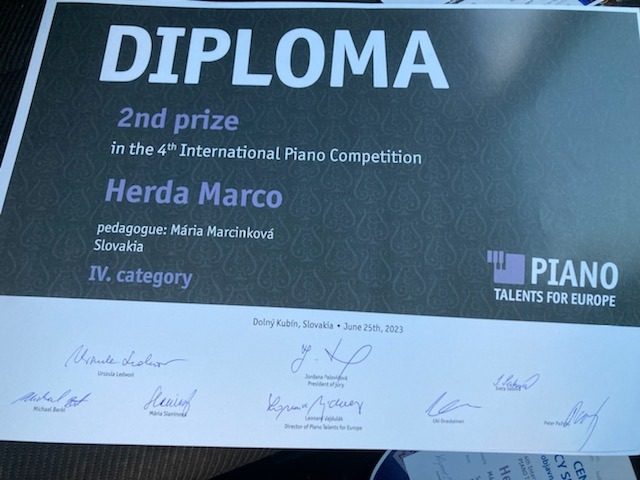 Marco Herda zaznamenal skvelý úspech na Medzinárodnej klavírnej súťaži v Dolnom Kubíne - Obrázok 5