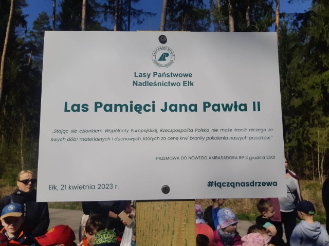 Sprzątanie Świata i sadzenie drzew w Lesie Pamięci Jana Pawła II - Obrazek 1