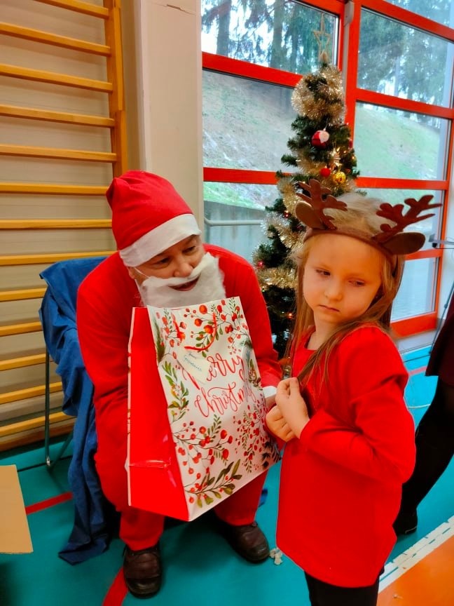 Wizyta Świętego Mikołaja w przedszkolu - Obrazek 6