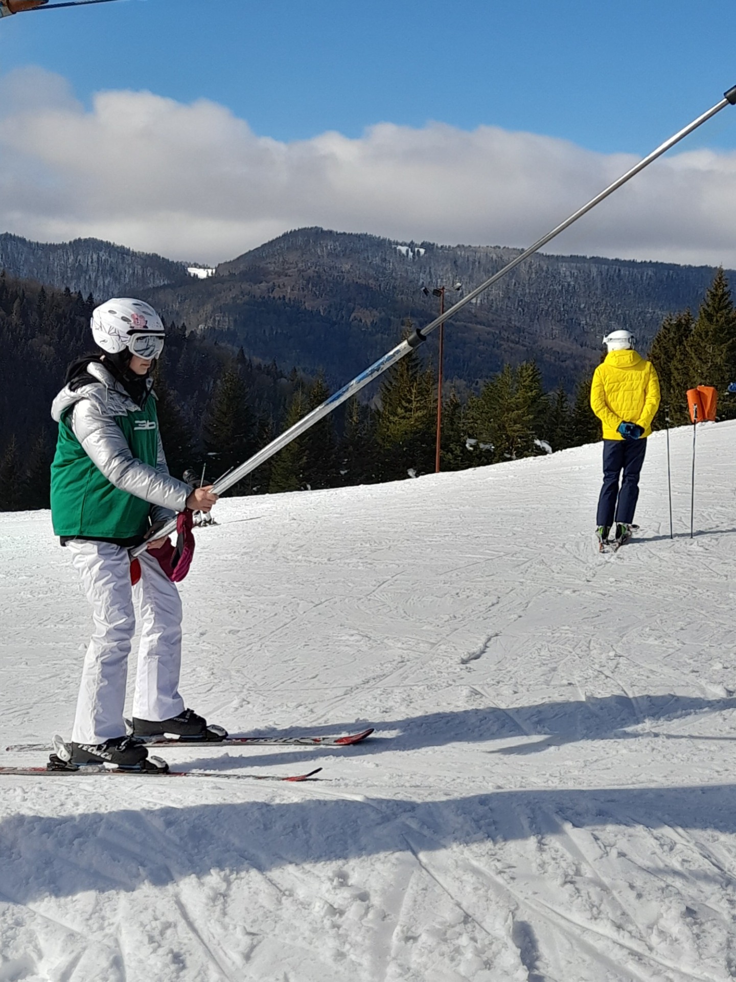 Pozdravy našich lyžiarov z lyžiarskeho strediska Malinô Brdo - Obrázok 2
