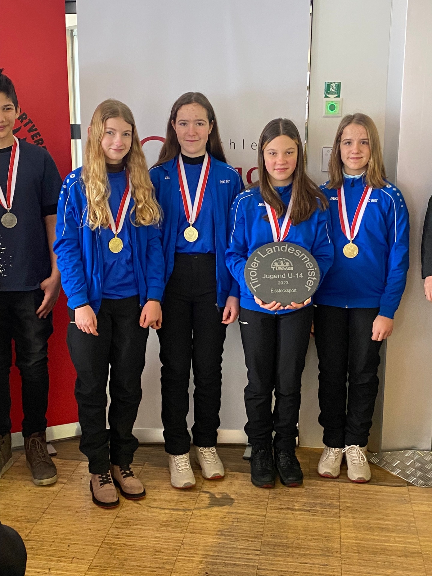 Die SMS Imst gratuliert der U14 Mannschaft des ESC Imst zum Tiroler Landesmeistertitel im Eisstocksport - Bild 1
