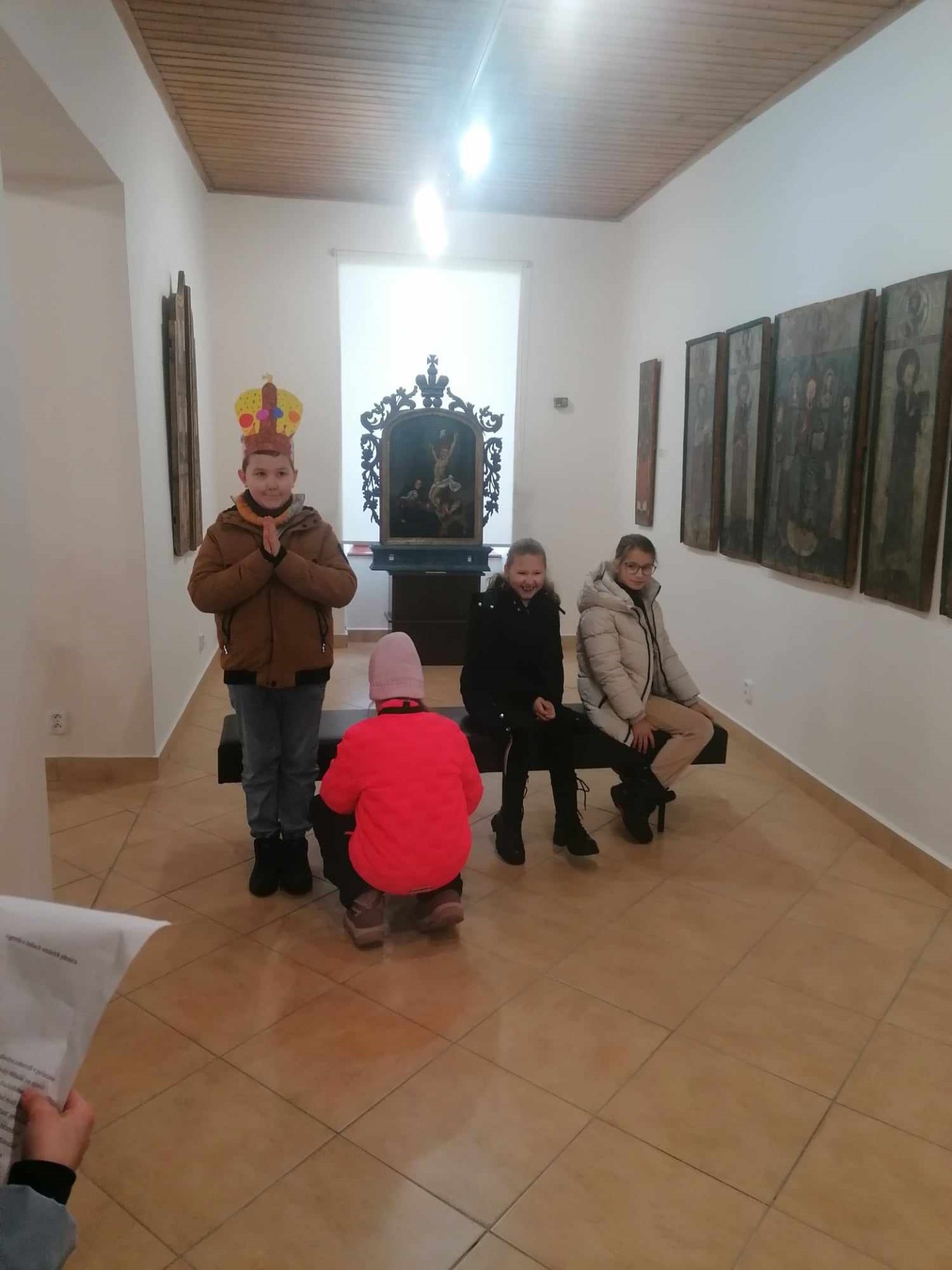 Aj žiaci 3. a 4. ročníka sa zúčastnili tvorivého predpoludnia v Šarišskom múzeu na výchovno- vzdelávacom programe: „Mikuláš- Doma v múzeu“. - Obrázok 3