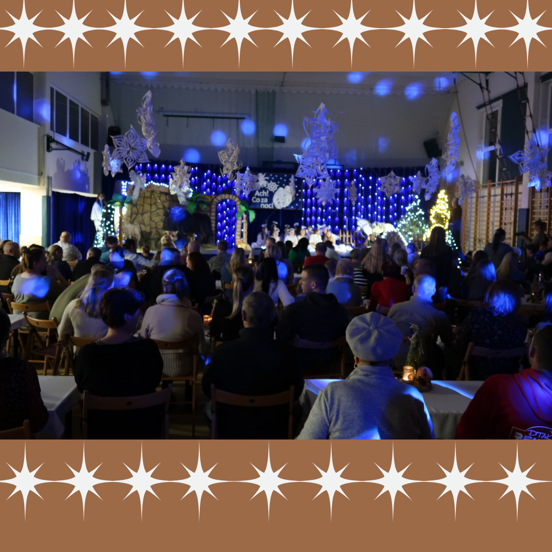  Jasełka pt. „Ach! Co za noc!”   W naszej szkole 10 stycznia 2024r. mieliśmy okazję oglądać przepiękny spektakl teatralny z udziałem uczniów naszej szkoły. To uroczyste wydarzenie przeniosło nas i zaproszonych gości, poprzez ubóstwo i prostotę Bożego Narodzenia, w radosną atmosferę wigilijnej nocy. Chłodna grota, zwierzęta, pasterze, aniołowie, Święta Rodzina, chorzy, trzej mędrcy, donośne śpiewy zespołu wokalnego oraz wybranych klas, widzowie... Zapraszamy do fotorelacji.    - Obrazek 4