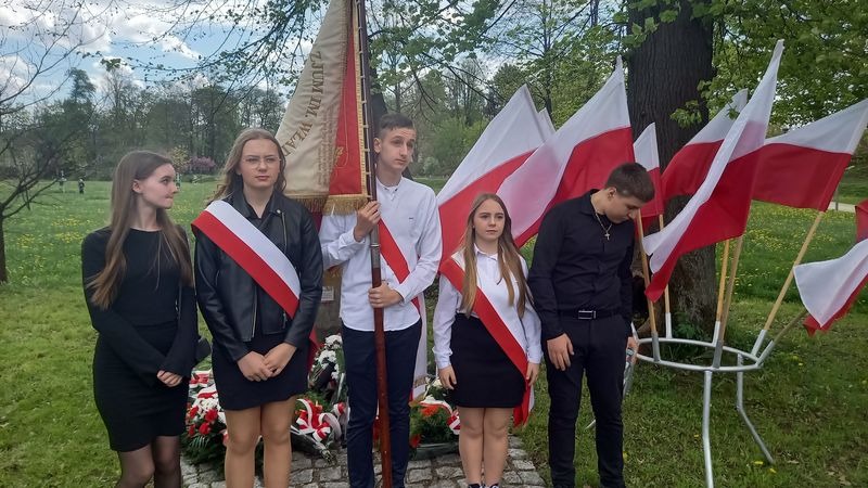 Uroczystości Upamiętniające Ofiary Zbrodni Katyńskiej i Katastrofy Smoleńskiej - Obrazek 2