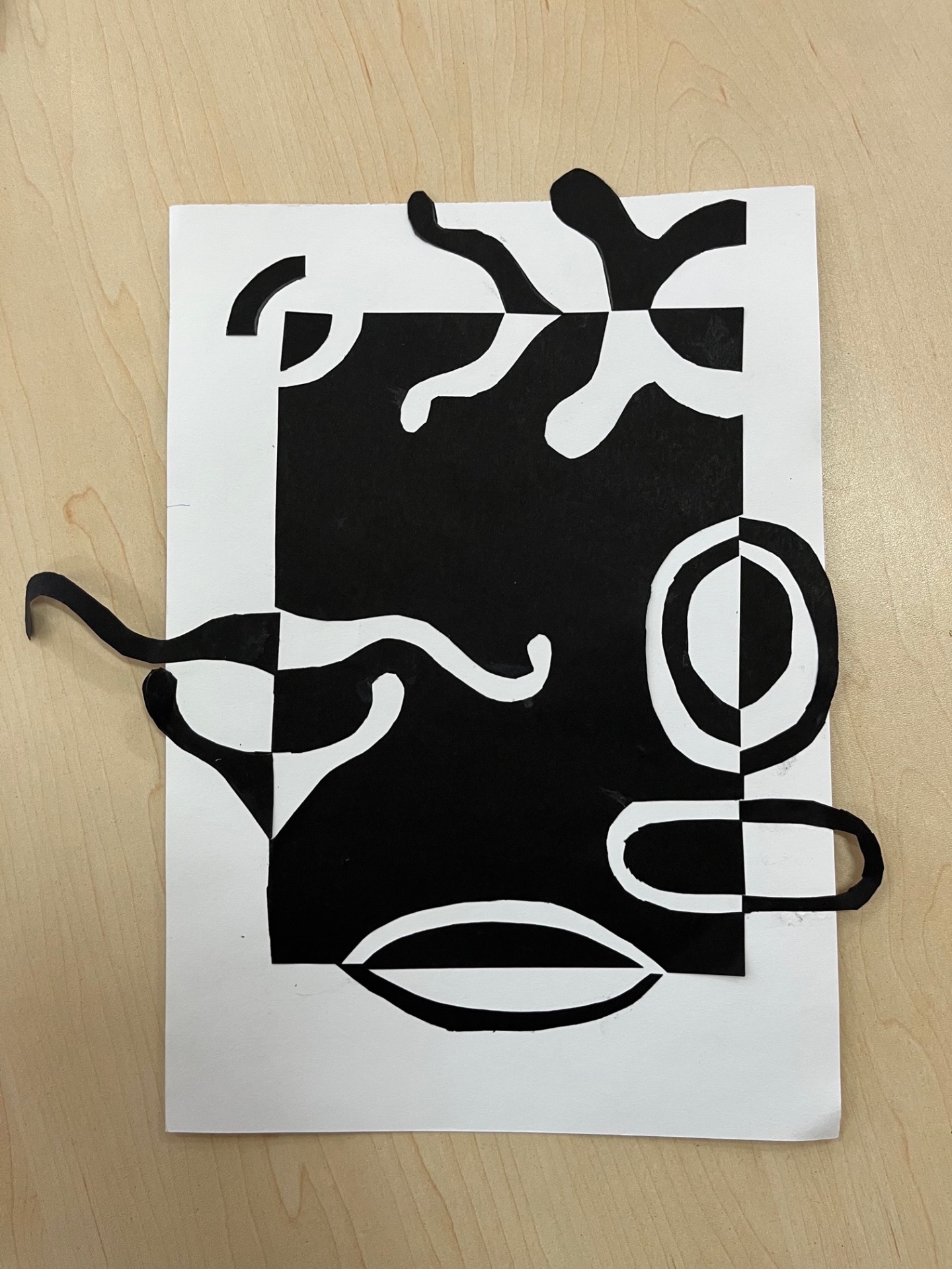 Uczniowie kl. 6 i 7 na lekcjach plastyki tworzyli prace według japońskiej techniki nōtan, która polega na tworzeniu kompozycji w dwóch kolorach - czerni i bieli.😍😍 - Obrazek 2