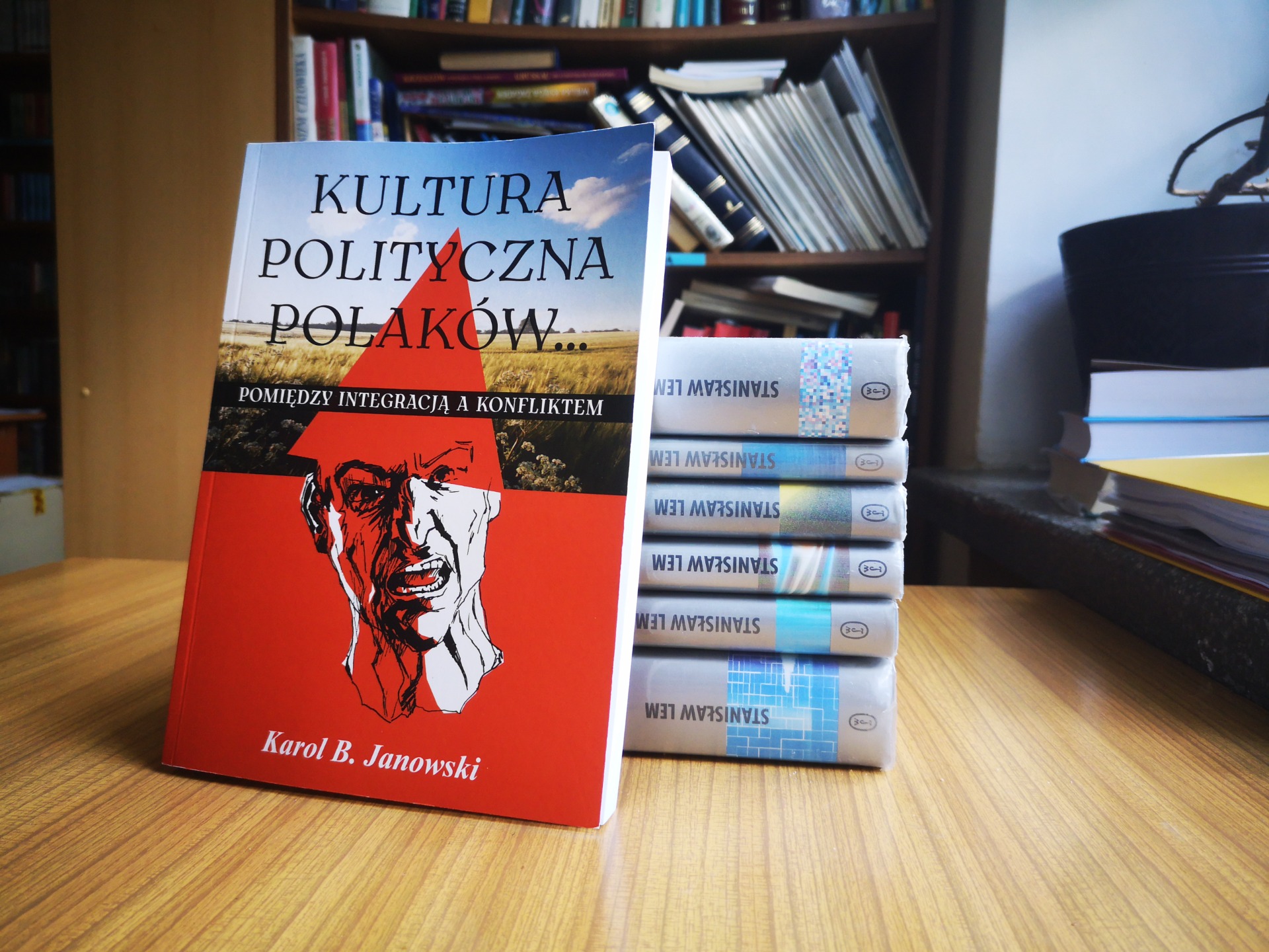 Kultura polityczna Polaków w naszej bibliotece szkolnej - Obrazek 1