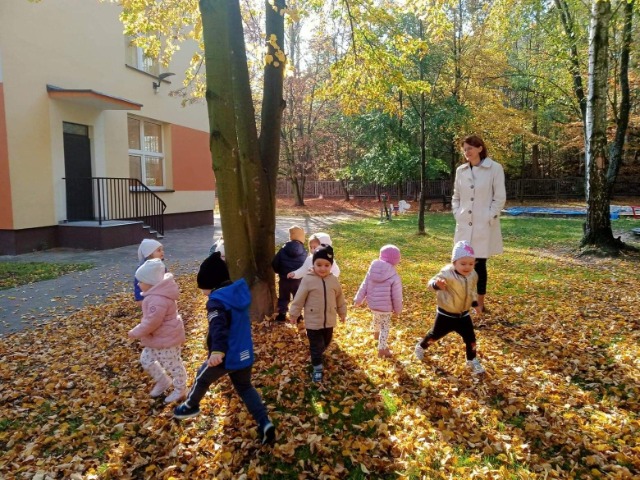 "Wróbelki" na jesiennym spacerze - Obrazek 2