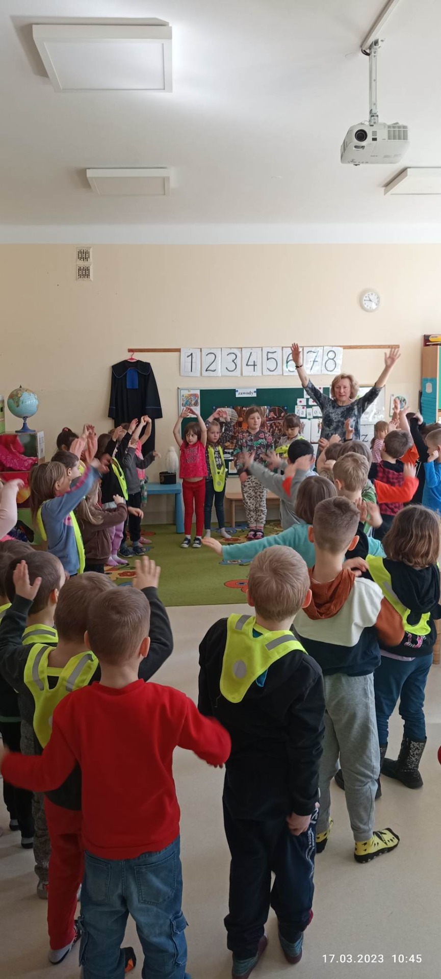 Wizyta dzieci z Przedszkola nr 3 w Piastowie w grupie 0b - Obrazek 1